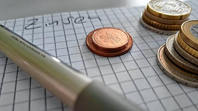 Derzeit liegen die Zinssätze trotz der Zinswende weiterhin deutlich unterhalb der Inflationsrate.