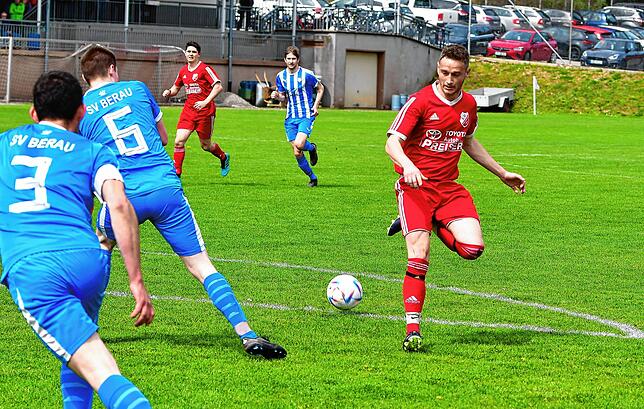 Bild 13: SV Eggingen gewinnt das Spitzenspiel gegen Verfolger SV Berau mit 4:1 &ndash; und wir haben Bilder!