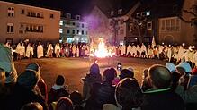 Verbrennung in Tiengen: Der Bög geht in Flammen auf.