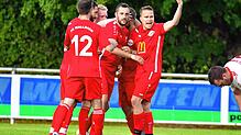Bild : FC Wallbach sichert sich ein 2:2 gegen den FC Schönau &ndash; und wir haben die Bilder!