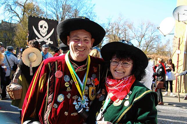 Bild 26: "Komm lass uns fröhlich sein" - Rosenmontag in Meßkirch 2025