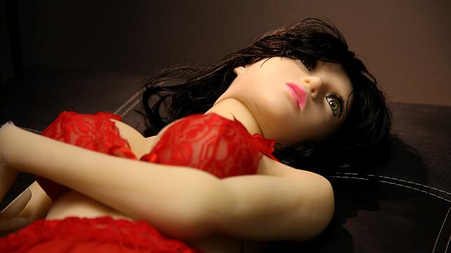 Modell einer Sexpuppe: Was ist es, das uns die aktuelle Puppenmanie so unheimlich erscheinen lässt? Bild: dpa