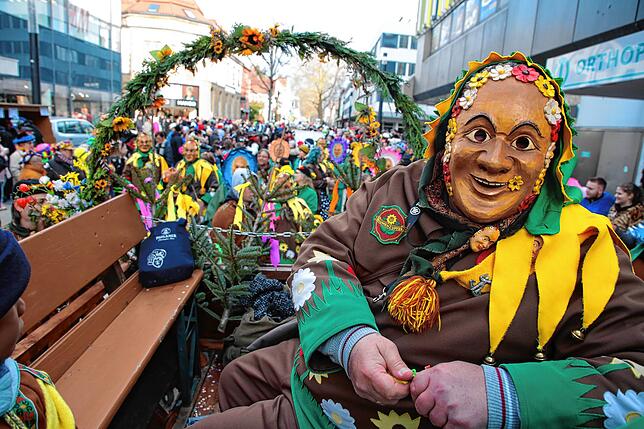 Groß war stets das Interesse am kunterbunten Umzug durch Singens Innenstadt.