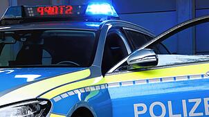 Ein Porsche-Fahrer flüchtete vor der Polizei. Den Beamten war er durch seine Fahrweise aufgefallen. (Symbolfoto)