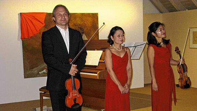 Yuki Ohira (links) und Kaoru Yamamoto waren wieder in Bernau, hier bei einem Auftritt 2019. Archivbild: Ulrike Spiegelhalter