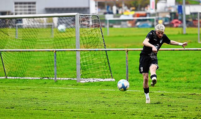 Bild 4: Unsere große Bildergalerie vom Bezirksliga-Kellerduell zwischen Kirchen-Hausen und Bräunlingen