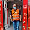Wilfried Gabele im ehrenamtlichen Einsatz als Zugbegleiter in der Biberbahn. Er sieht sie als Touristenmagnet.