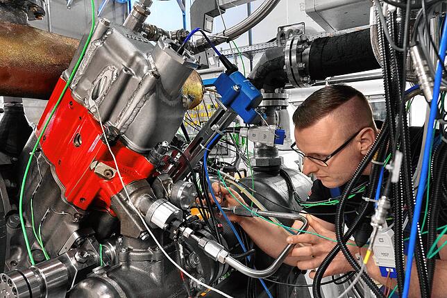 Der Einzylinder-Prüfstand liefert exakte Daten über die Leistung eines einzelnen Zylinders, die sich auf einen kompletten Motor ...