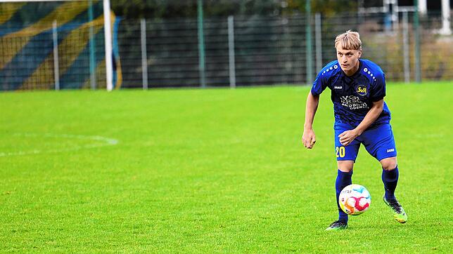 Finn Faupel im Spiel des SV Allensbach gegen den SV Markelfingen.