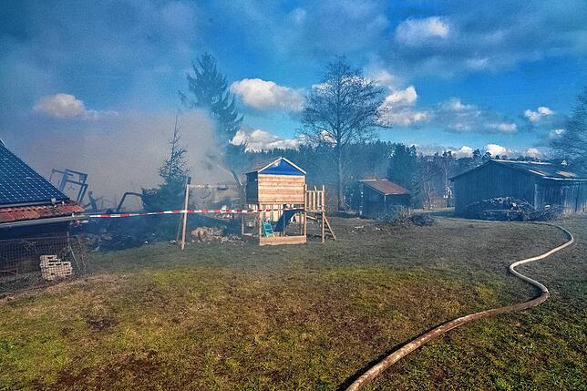 Bild 16: Bilder vom Großbrand in Fischbach: So haben die Flammen gewütet