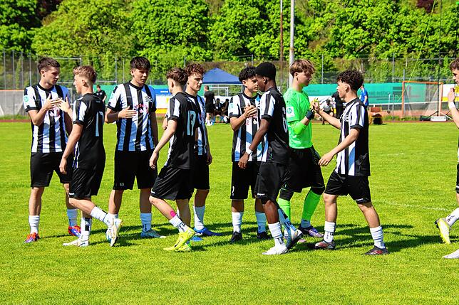 Bild 28: Triumph im SBFV-Pokal für die B-Jugend des FC 08 Villingen: Das sind unsere Bilder!