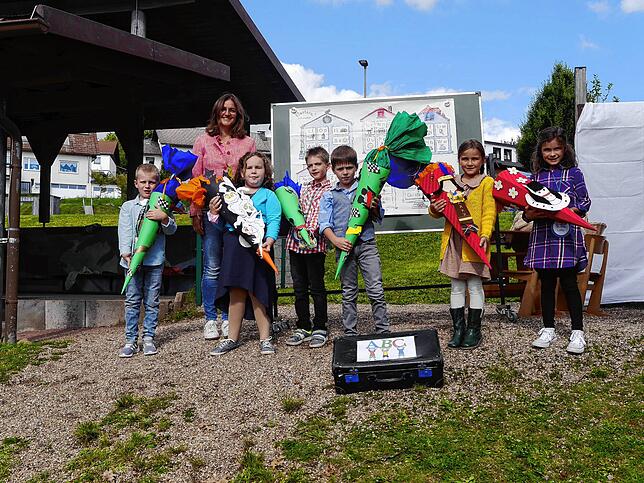 Die 1. Klasse der Grundschule Furtwangen-Neukirch mit Klassenlehrerin ist Birgit Noeske.