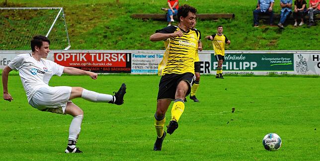 Bild 2: SV Eichsel muss gegen den FC Huttingen mit einem 1:1 zufrieden sein &ndash; und wir haben die Bilder!