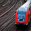 Wer auf direktem Weg nach Sylt möchte, kommt an Hamburg nicht vorbei. In Nahverkehrszügen können Reisende mit dem Neun-Euro-Ticket quer ...