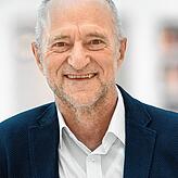 Der Historiker und Autor Wolfgang Niess war bis 2017 leitender Redakteur beim Südwestrundfunk (SWR) in Stuttgart. Er widerspricht den ...