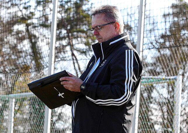 Bild 12: FC Überlingen besiegt SC Konstanz-Wollmatingen. Wir waren mit der Kamera dabei!