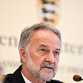 Polizeipräsident Bernhard Rotzinger spricht während der Pressekonferenz im Fall der mutmaßlichen Gruppenvergewaltigung.
