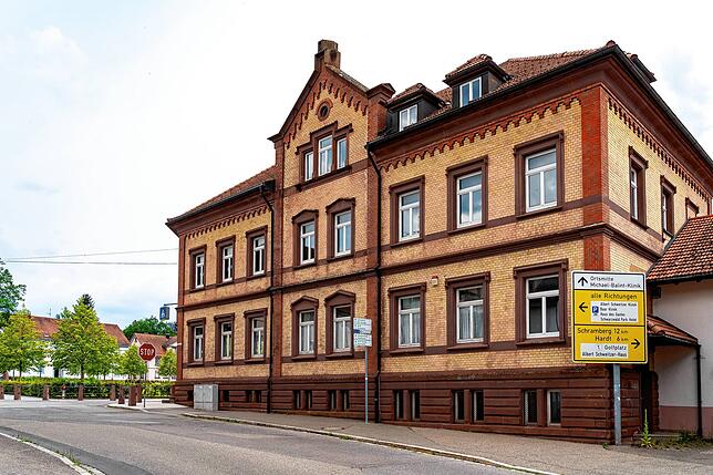 Ehemaliger Treffmarkt am Zinzendorfplatz 6 in Königsfeld.