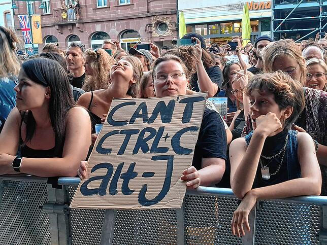 Bild 4: Richtig gute Laune beim Stimmen Festival auf dem Marktplatz