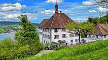 In bester Lage thront Schloss Freudenfels über dem Untersee und dem Rhein. Begonnen hat alles als Wehr- und Wohnturm. Heute betreibt die ...