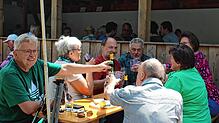 Gut besucht war das Fronleichnams-Grillfest des Höhlen-und Heimatvereins Hasel bei der Erdmannshöhle.