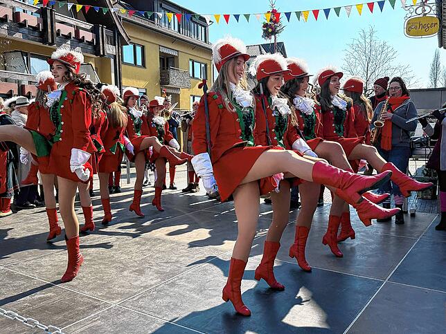 Bild 1: Die schönsten Bilder von Narrenmesse und Marsch zum Markt