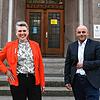 Die Leiterin des Singener Finanzamts, Solveig Elze, mit Andreas Bernhart, Sachgebietsleiter Grundstückswertstelle und EDV des ...