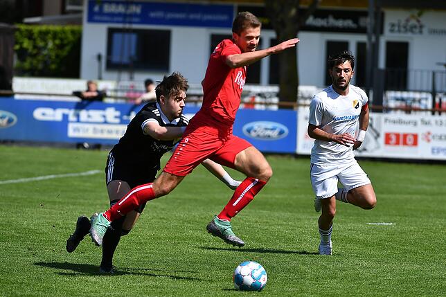 Bild 6: SV 08 Laufenburg unterliegt mit 1:3 bei der Reserve des Bahlinger SC &ndash; und wir haben Bilder!
