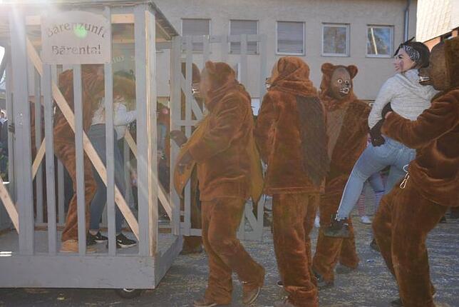 Bild 26: Bilder vom Narrentreffen der Urviecher-Zunft Bad Dürrheim: Großer Festumzug (4)