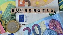 Wie viele Menschen in Deutschland schon seit fünf, zehn und mehr Jahren Hartz IV beziehungsweise Bürgergeld erhalten, zeigt eine ...