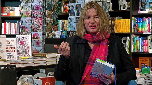 Die Ravensburger Schriftstellerin Katrin Seglitz liest in der Buchhandlung „BuchLandung“ aus ihrem Roman ...