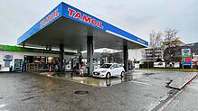 Die Tamoil-Tankstelle an der Steiner Schaffhauserstraße (Symbolbild). Der TCS erklärt, wo man derzeit in der Schweiz beim Tanken Geld ...
