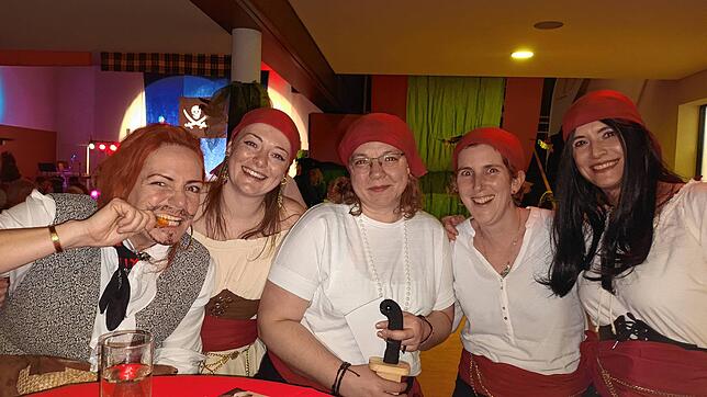 Bild 18: Waldshut: Frauen feiern ausgelassen bei der unvergesslichen Frauenfasnacht – Bilder hier!
