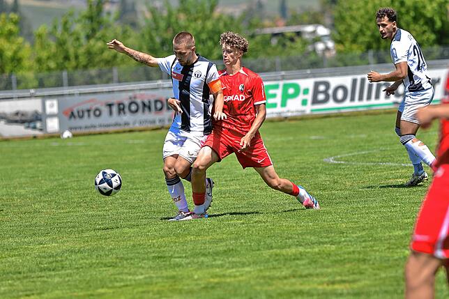 Bild 10: SC Freiburg II gewinnt Test beim FC Erzingen gegen den FC Zürich II mit 6:3 – wir haben Fotos!