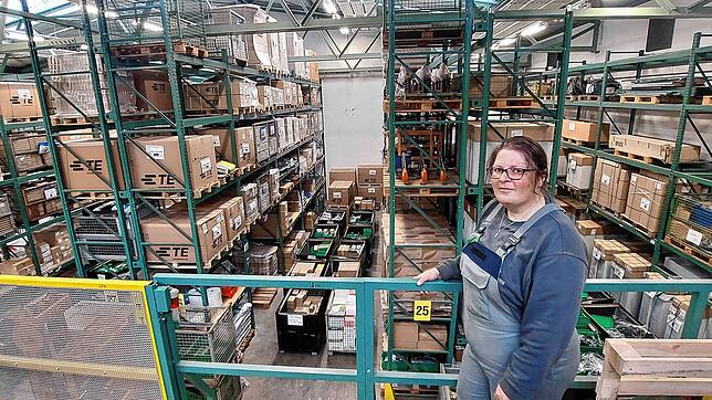 Hier muss alles raus: Lageristin Sandra Engesser hat derzeit alle Hände voll zu tun, damit für den Umzug des Energiedienst-Lagers Anfang ...