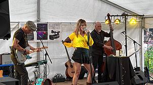 Ina Paule Klink, die mit ihrer Rolle im Wilsberg-Krimi bekannt wurde, überzeugte das Publikum gemeinsam mit den Musikern Wayne Jackson ...