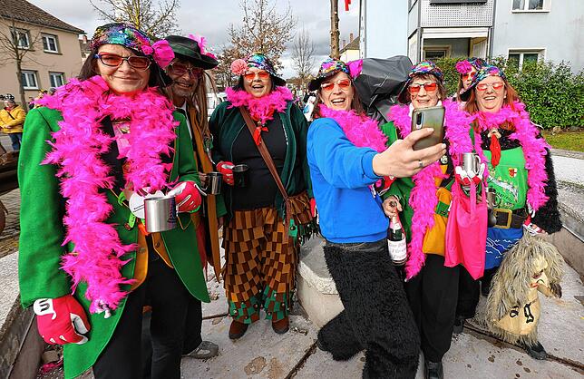 Bild 5: Bilder des Narrenbaumstellens der Froschenzunft Radolfzell