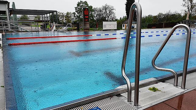 Das Freibad Tiengen wartet in dieser Aufnahme von 6. Mai 2021 auf die Badesaison. Vor 20 Jahren gab es Pläne für eine Nutzung von ...