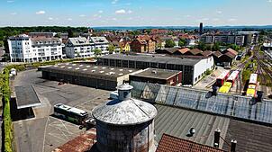 Das RAB-Gelände beim Stadtbahnhof: Hier würde die Stadt Friedrichshafen gerne eine städtebauliche Entwicklung vorantreiben, scheitert ...