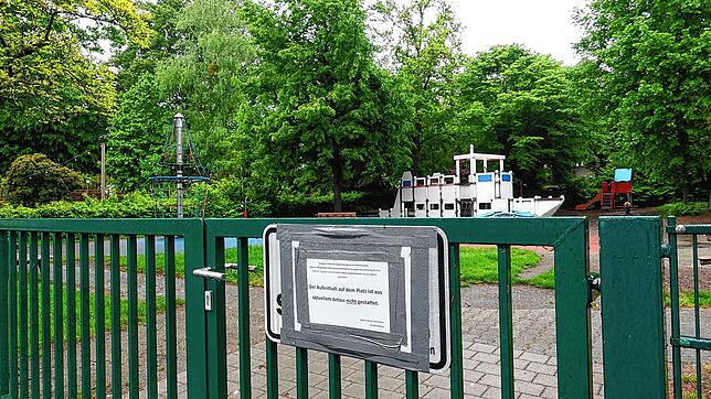 Der Spielplatz im Uferpark – hier haben wochenlang keine Kinder gespielt. Ab heute dürfen die Kleinen wieder, denn das Land hat ...