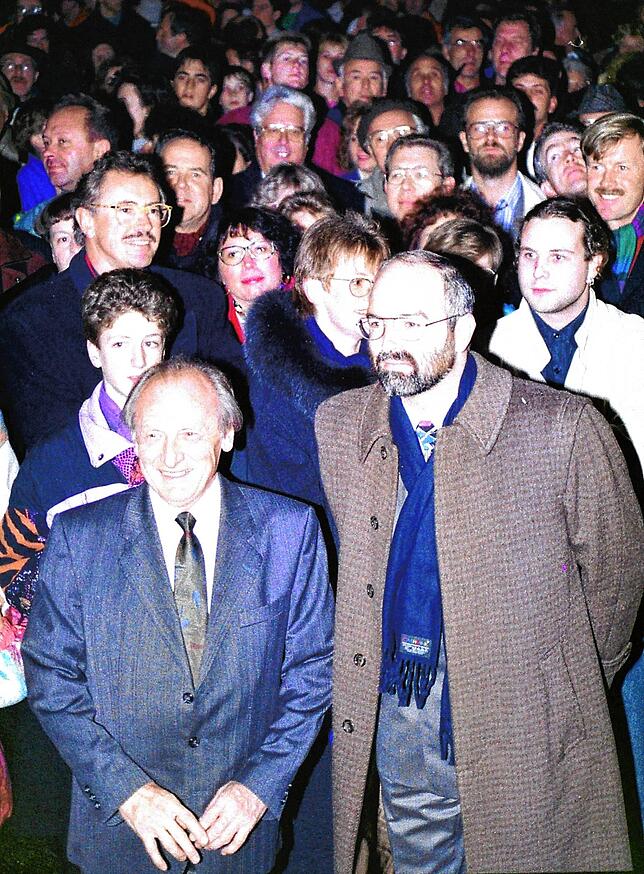 Bild 17: Gedächtnis der Region: Bilder von dem Abend 1993, an dem Rainer Stolz zum Bürgermeister wurde