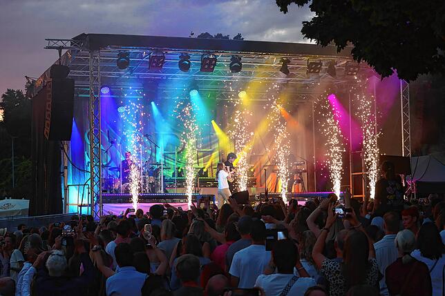 Bild 7: Sophia begeistert 1500 Fans im Uferpark