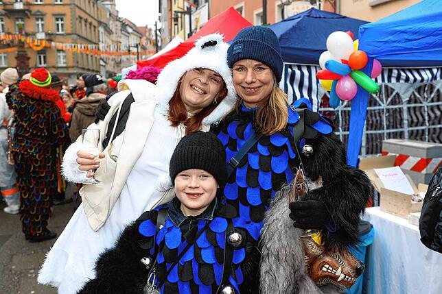 Bild 37: Närrisches Treiben beim Narrenmarkt 2024 in Konstanz