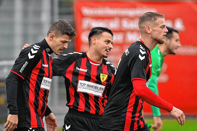 Bild 1: FSV Rheinfelden bleibt mit dem 3:2-Erfolg gegen den FC Freiburg-St. Georgen auch im 13. Saisonspiel unbesiegt &ndash; und wir haben Bilder!