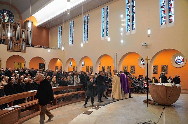 Bild 28: Die schönsten Bilder der Feier der Altarweihe in der Kirche St. Oswald in Stockach (Teil 2)