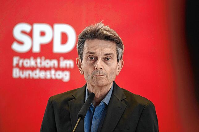 17.10.2023, Berlin: Rolf Mützenich, Vorsitzender der SPD-Bundestagsfraktion, warnt vor der künftigen Wagenknecht-Partei.