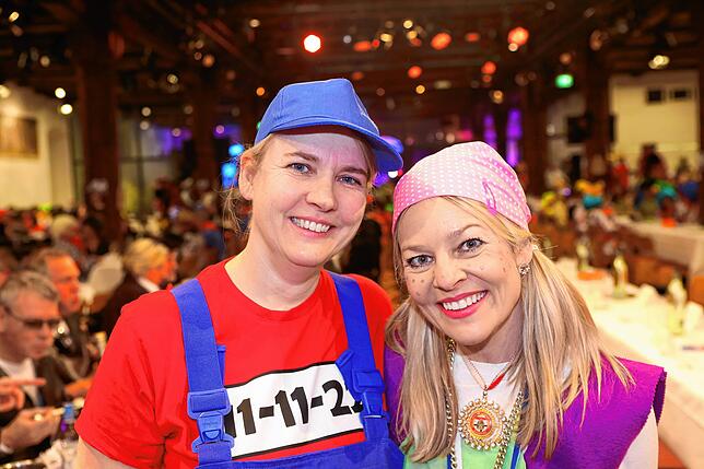 Bild 7: Narren und Mäschgerle strömen ins Konzil &ndash; Sie alle sind bei der SWR-Fernsehfasnacht dabei