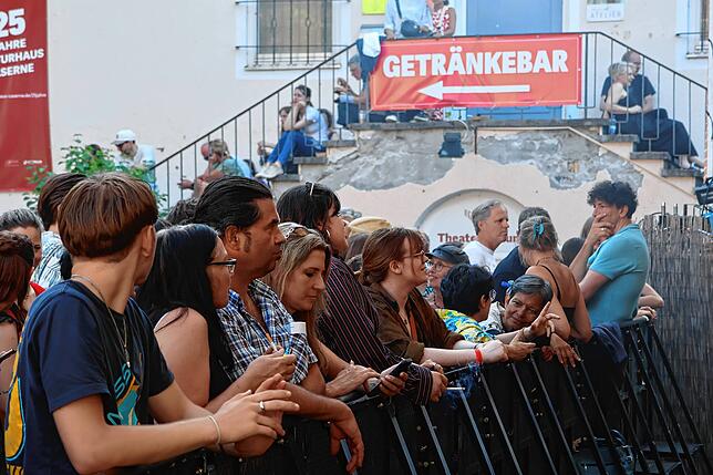 Bild 8: Faber begeistert in Friedrichshafen: Bilder vom Abend in der Caserne