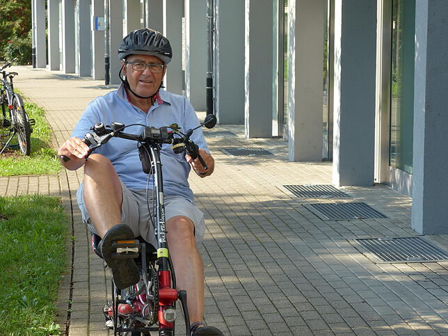Der Fahrradbeautragte Bernhard Biendl gibt Tipps zum Fahren mit modernen E-Bikes.
