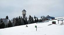 Der noch vor wenigen Tagen mit Schnee bedeckte Feldberg. Der Start der Skisaison hat sich wetterbedingt erneut verzögert.